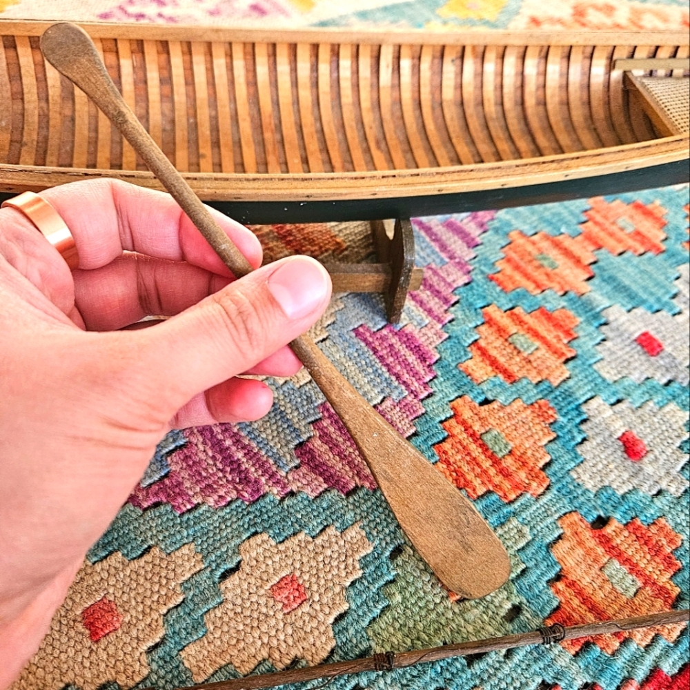 Antique wooden model canoe - Picture 5 of 10